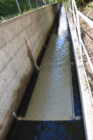 Energy recovery from sewage treatment plants and from surface waters 